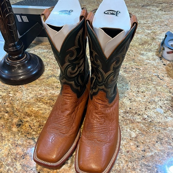 Other - Justin Ostrich Boots, 91/2 D, brand new.  Very nice